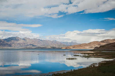 12 Days Lhasa-Nyingchi-Yamdroktso-Shigatse-Mt. Everest-Namtso Lake Tour