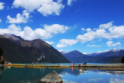 12 Days Lhasa-Nyingchi-Yamdroktso-Shigatse-Mt. Everest-Namtso Lake Tour