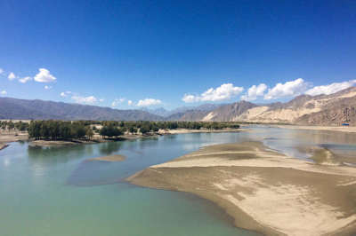 12 Days Lhasa-Nyingchi-Yamdroktso-Shigatse-Mt. Everest-Namtso Lake Tour