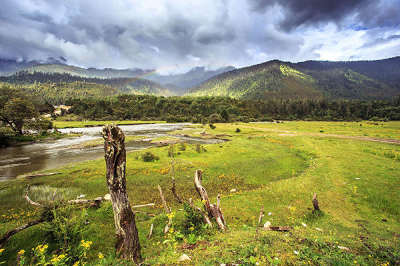 15 Days Lhasa-Yamtroktso-Shigatse-Mt. Everest Mt. Kailash  Guge Kingdom Tour