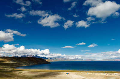 11 Days Lhasa-Nyingchi-Yamdroktso-Shigatse-Mt. Everest-Namtso Lake Tour