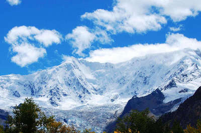 12 Days Lhasa-Nyingchi-Yamdroktso-Shigatse-Mt. Everest-Namtso Lake Tour