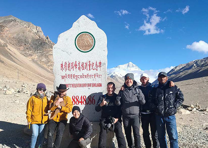 Explore Mt. Everest 