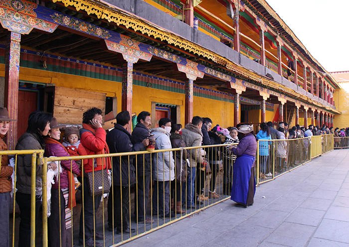 Entertainment in Lhasa